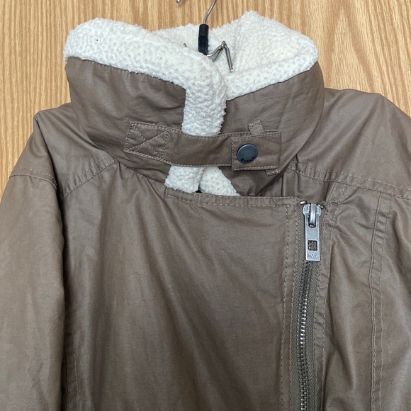 Bench Jacket - Picture 5 of 12